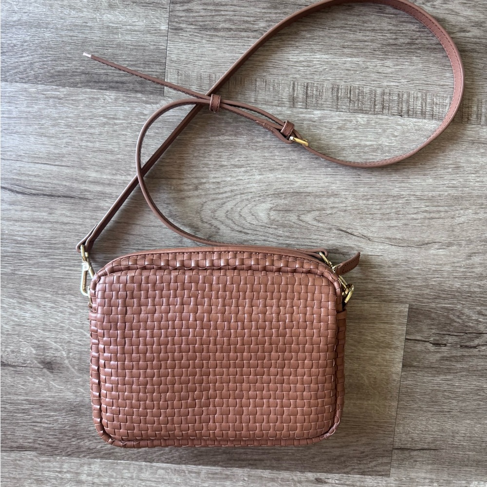 Like new Quince woven crossbody bag